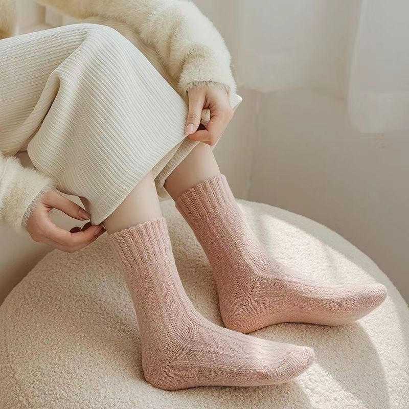 Womens Pink Minimalist Fashion Fleece Socks